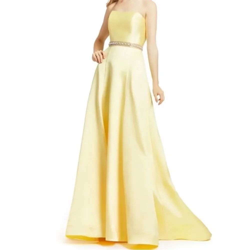 Mac Duggal RARE Flash strapless A-Line gown in the color lemon $359